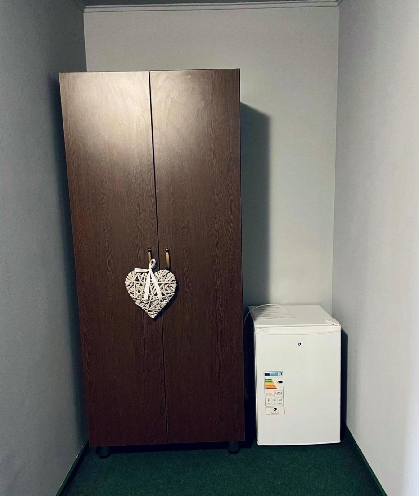 Pensiunea Texas Self Check-In Kolozsvár Szoba fotó